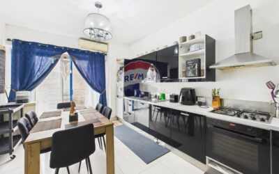 Pieta apartment and garage sale